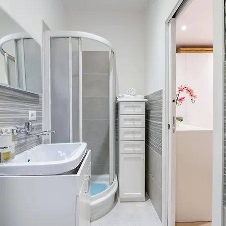 Apartman Silver Dream Cornelia, Elegant With Car Park Róma