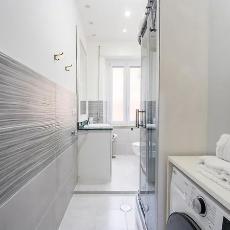 Silver Dream Cornelia, Elegant With Car Park Apartman